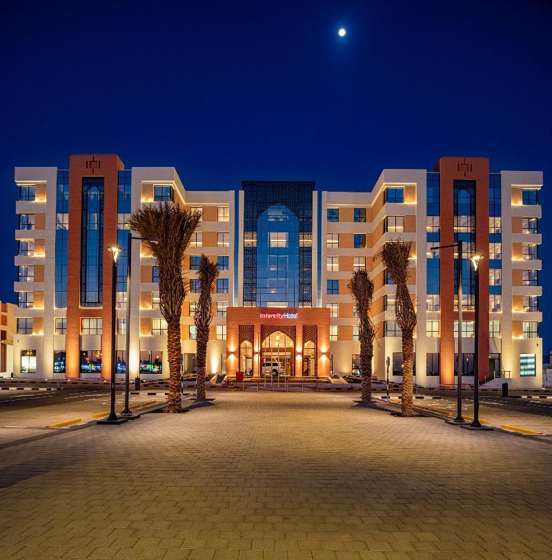 Intercityhotel Нізва Екстер'єр фото