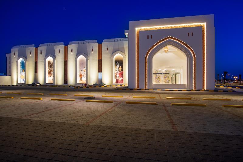 Intercityhotel Нізва Екстер'єр фото