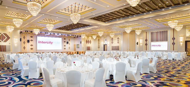 Intercityhotel Нізва Екстер'єр фото