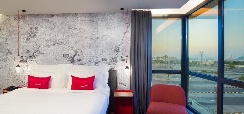 Intercityhotel Нізва Екстер'єр фото