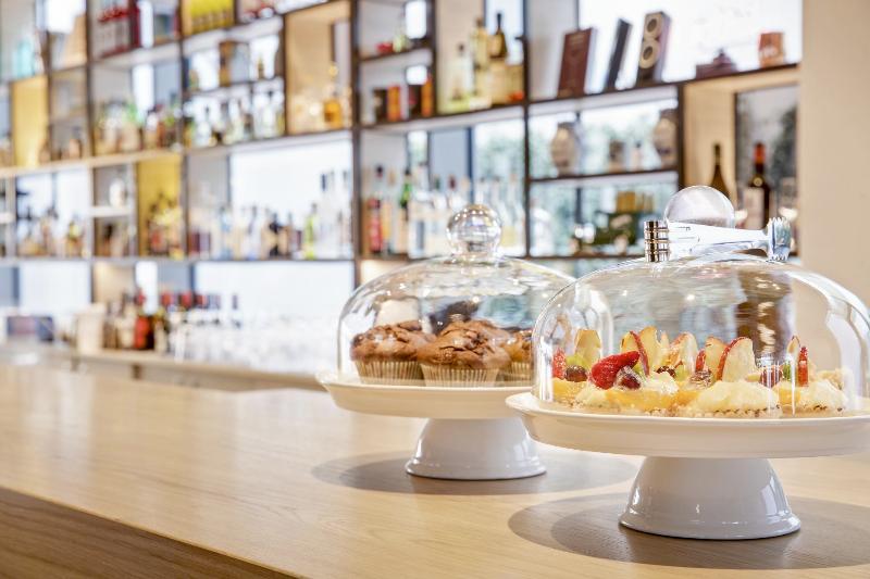 Intercityhotel Нізва Екстер'єр фото