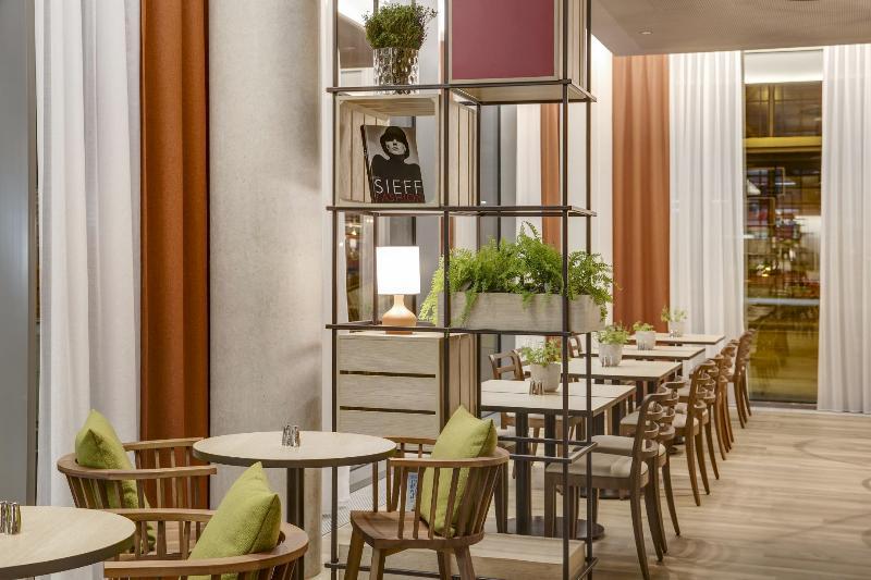 Intercityhotel Нізва Екстер'єр фото
